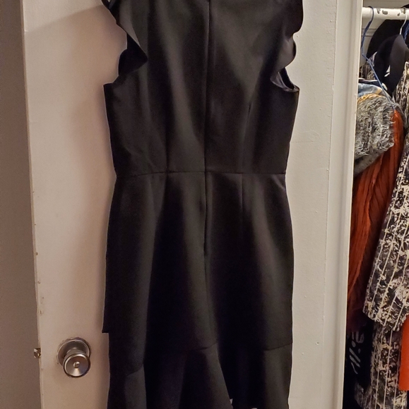 The Perfect LBD with gorgeous ruffles - Picture 8 of 8